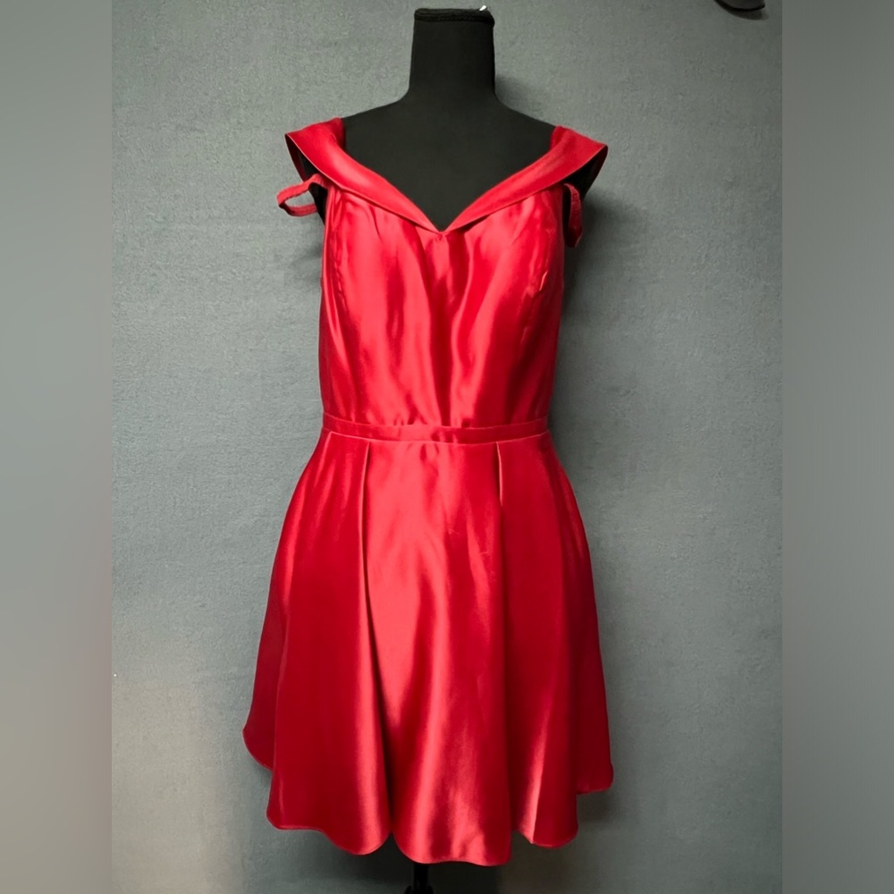 EVA-3257 Solid, cocktail dress in a fit and flare style, with short sleeves,